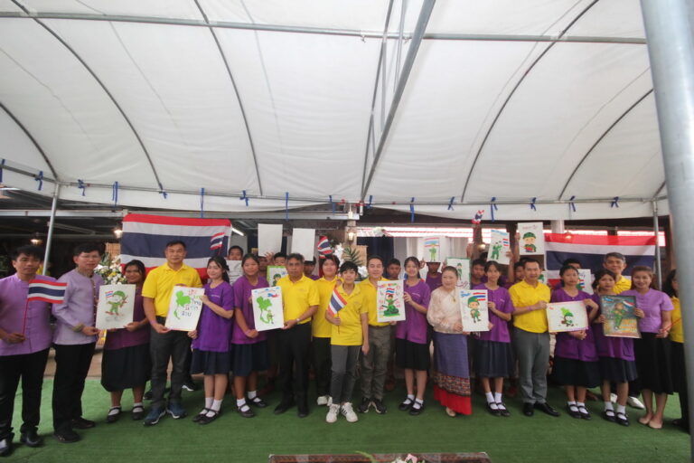 ทิพยประกันภัย สืบสานงานพระพันปีหลวง ต่อยอด Soft Power ไทย  “นุ่งซิ่น กินทุเรียน”