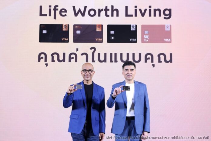อธิศ รุจิรวัฒน์ (ซ้าย) และสมหวัง โตรักตระกูล (ขวา)