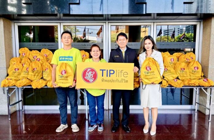 ทิพยประชีวิตส่งต่อความช่วยเหลือโครงการ น้องขาดแคลนที่ช่วยเติม