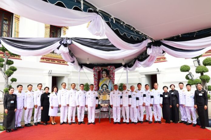 1.ทิพประกันชีวิตร่วมเป็นเจ้าภาพบำเพ็ญกุศลถวายพระบรมศพ สมเด็จพระนางเจ้าสิริกิติ์