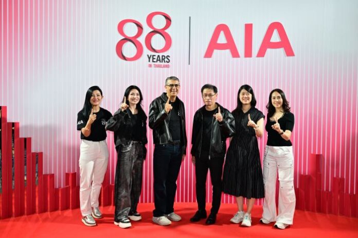 AIA 88 Years Concert (11)_รวมผู้บริหารหน้า Backdrop